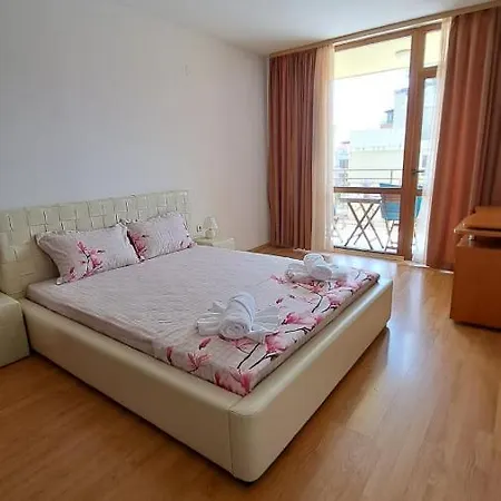 Apartamento Апартамент Корал *